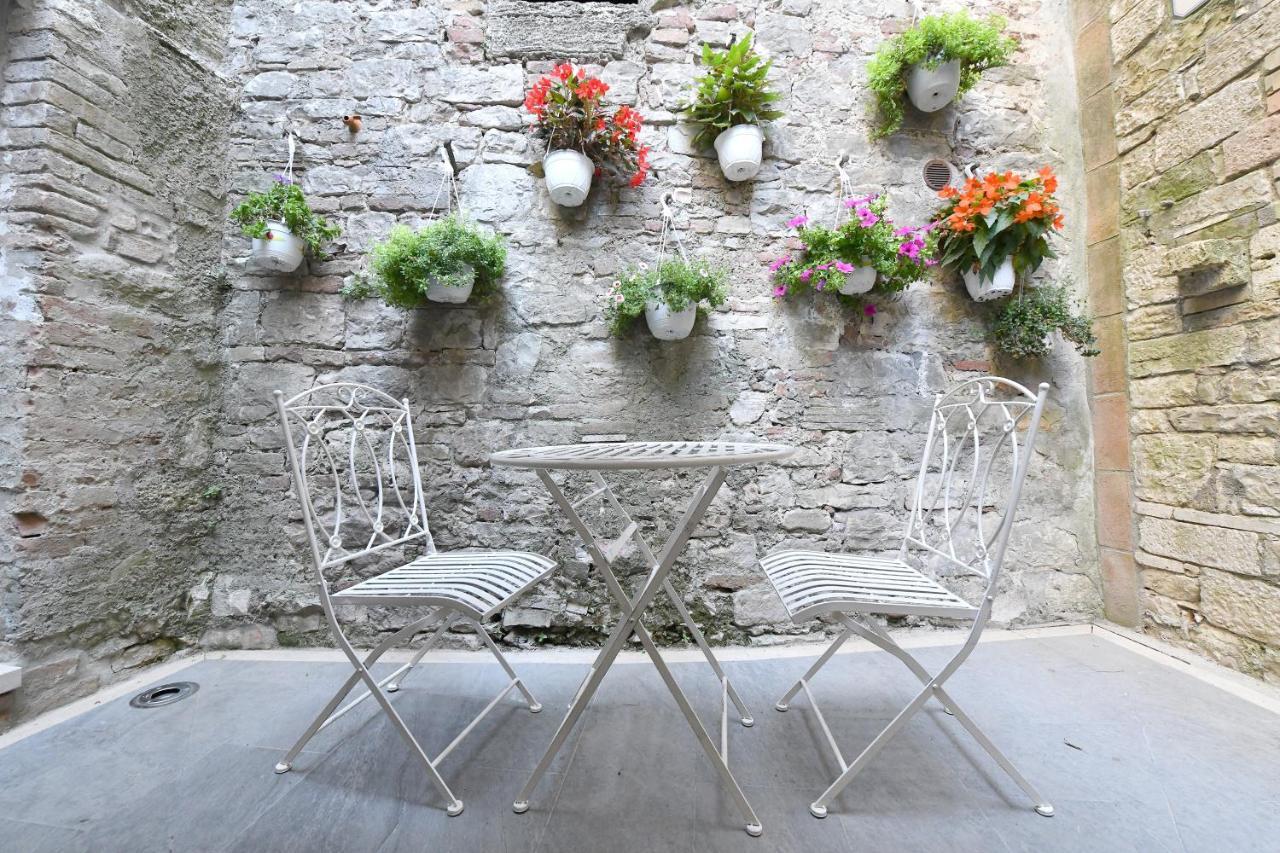 Palazzo Degli Stemmi Bed & Breakfast Todi Exterior photo